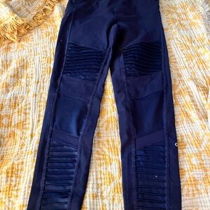 Alo Moto Leggings in Navy
